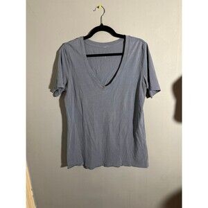 Men’s Lululemon V neck Tee